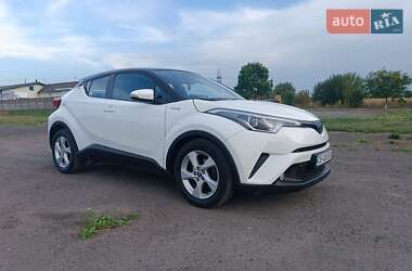 Внедорожник / Кроссовер Toyota C-HR 2018 в 