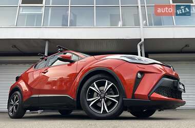Позашляховик / Кросовер Toyota C-HR 2020 в 
