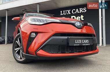 Позашляховик / Кросовер Toyota C-HR 2020 в 