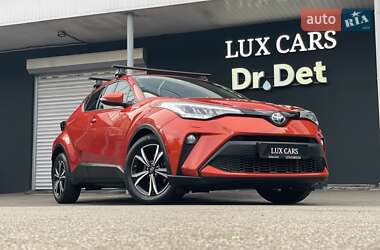 Позашляховик / Кросовер Toyota C-HR 2020 в 