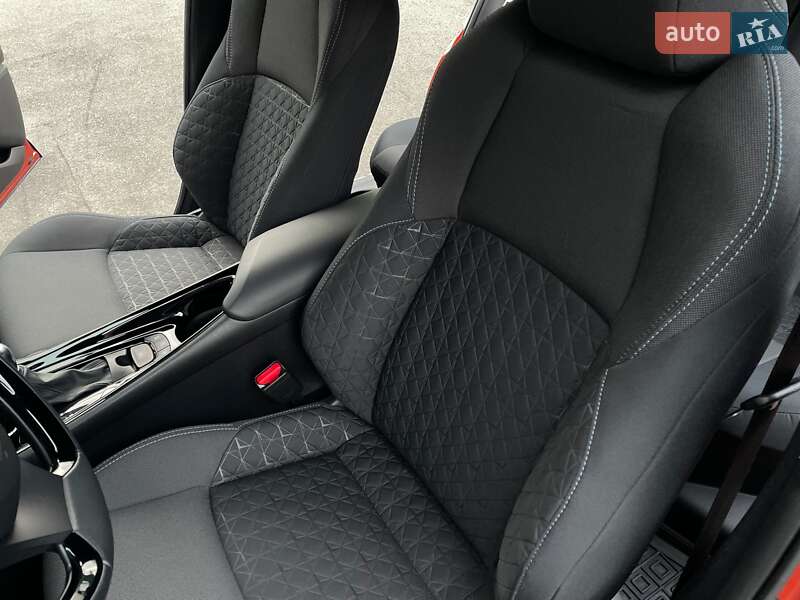 Позашляховик / Кросовер Toyota C-HR 2020 в Києві фото 57 Позашляховик / Кросовер Toyota C-HR 2020 в Києві