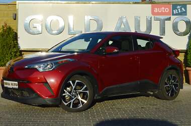 Позашляховик / Кросовер Toyota C-HR 2017 в 