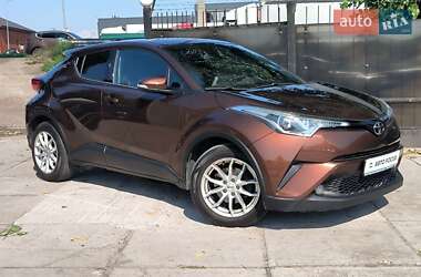 Позашляховик / Кросовер Toyota C-HR 2017 в Києві