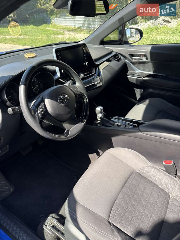 Внедорожник / Кроссовер Toyota C-HR 2020 в Харькове фото 10 Внедорожник / Кроссовер Toyota C-HR 2020 в Харькове