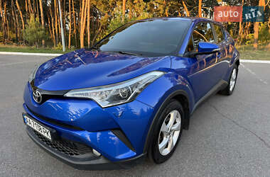 Внедорожник / Кроссовер Toyota C-HR 2016 в 