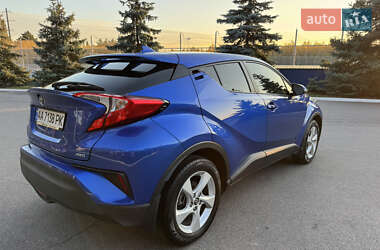 Внедорожник / Кроссовер Toyota C-HR 2016 в 