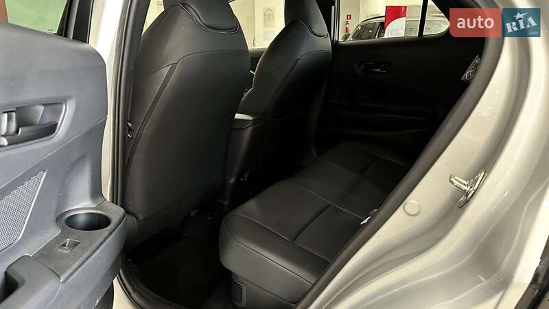 Позашляховик / Кросовер Toyota C-HR 2024 в Ужгороді