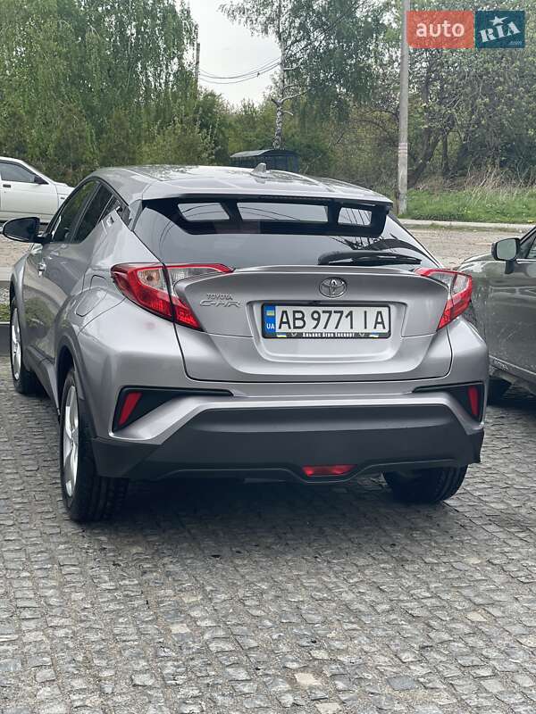 Внедорожник / Кроссовер Toyota C-HR 2017 в Львове