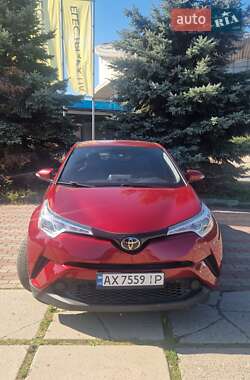 Позашляховик / Кросовер Toyota C-HR 2017 в Харкові