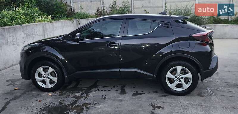 Внедорожник / Кроссовер Toyota C-HR 2016 в Киеве фото 6 Внедорожник / Кроссовер Toyota C-HR 2016 в Киеве
