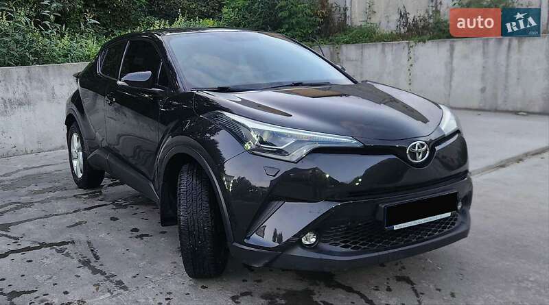 Внедорожник / Кроссовер Toyota C-HR 2016 в Киеве фото 11 Внедорожник / Кроссовер Toyota C-HR 2016 в Киеве