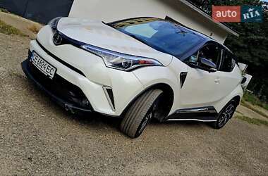 Внедорожник / Кроссовер Toyota C-HR 2019 в 