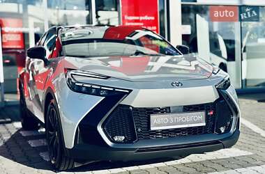 Внедорожник / Кроссовер Toyota C-HR 2024 в 
