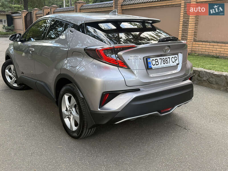 Внедорожник / Кроссовер Toyota C-HR 2018 в Чернигове