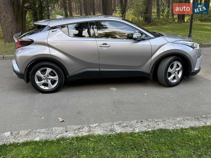 Внедорожник / Кроссовер Toyota C-HR 2018 в Чернигове