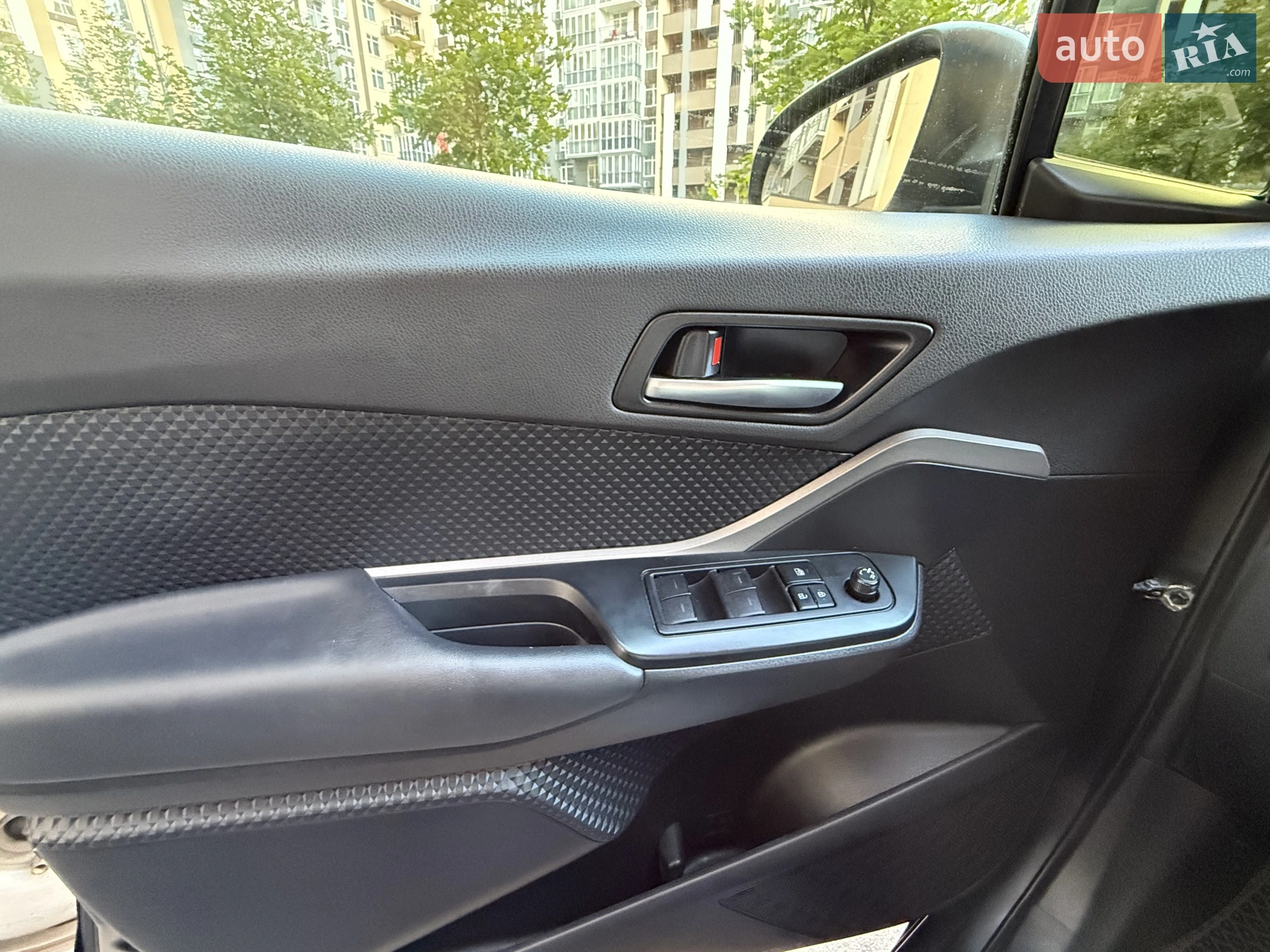 2019 Toyota C-HR - мініатюра 25