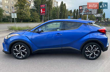 Внедорожник / Кроссовер Toyota C-HR 2017 в 