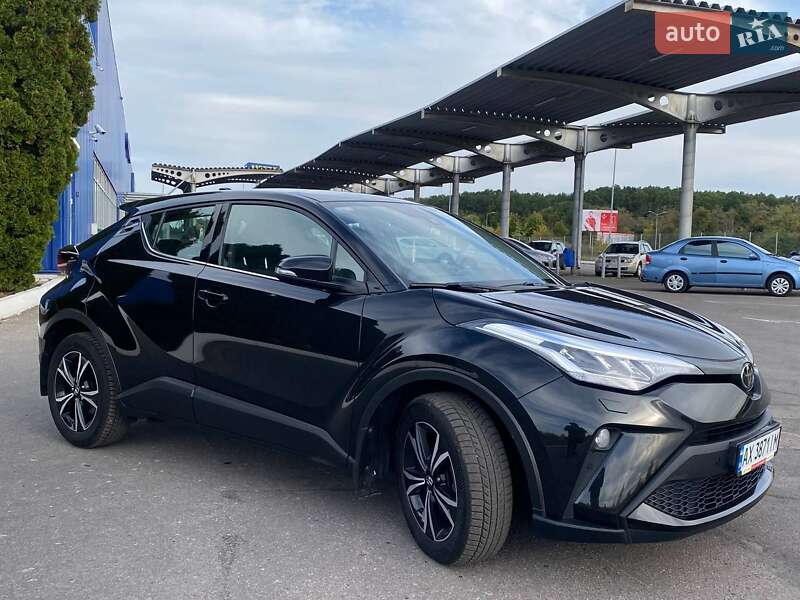 Внедорожник / Кроссовер Toyota C-HR 2019 в Полтаве фото 12 Внедорожник / Кроссовер Toyota C-HR 2019 в Полтаве
