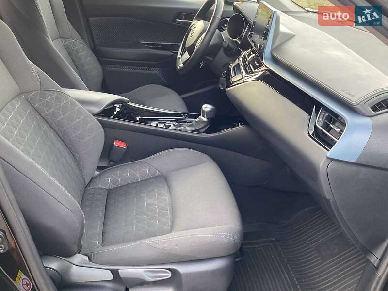 Внедорожник / Кроссовер Toyota C-HR 2019 в Полтаве фото 31 Внедорожник / Кроссовер Toyota C-HR 2019 в Полтаве