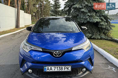 Внедорожник / Кроссовер Toyota C-HR 2016 в 