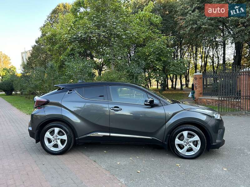 Внедорожник / Кроссовер Toyota C-HR 2017 в Киеве фото 12 Внедорожник / Кроссовер Toyota C-HR 2017 в Киеве