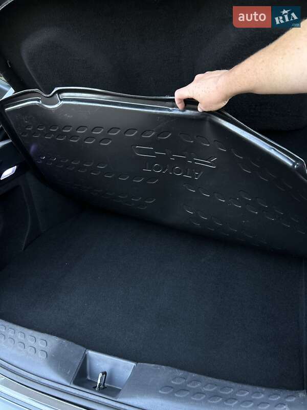 Внедорожник / Кроссовер Toyota C-HR 2017 в Киеве фото 27 Внедорожник / Кроссовер Toyota C-HR 2017 в Киеве