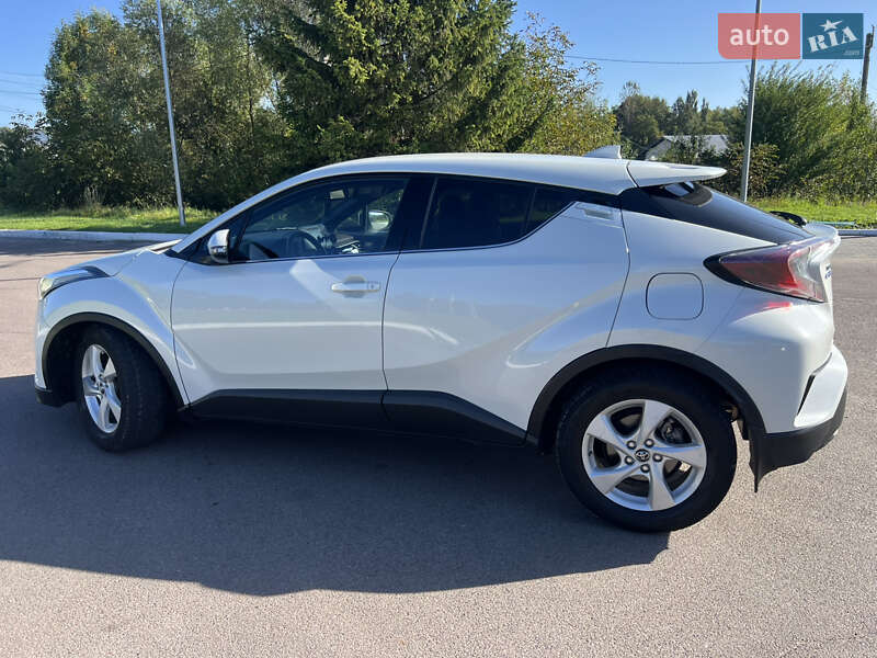 Внедорожник / Кроссовер Toyota C-HR 2018 в Львове