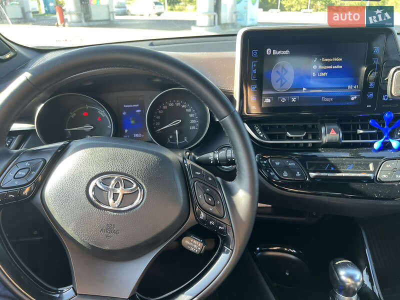 Внедорожник / Кроссовер Toyota C-HR 2018 в Львове
