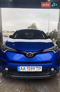 Внедорожник / Кроссовер Toyota C-HR 2019 в Киеве