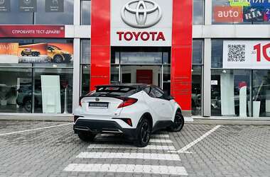 Внедорожник / Кроссовер Toyota C-HR 2021 в 
