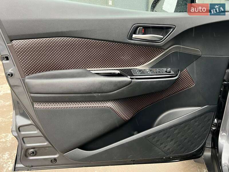 Внедорожник / Кроссовер Toyota C-HR 2017 в Львове