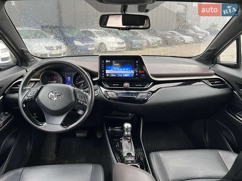 Внедорожник / Кроссовер Toyota C-HR 2017 в Львове