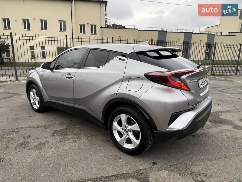 Внедорожник / Кроссовер Toyota C-HR 2017 в Киеве фото 2 Внедорожник / Кроссовер Toyota C-HR 2017 в Киеве