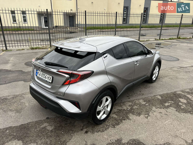 Внедорожник / Кроссовер Toyota C-HR 2017 в Киеве фото 8 Внедорожник / Кроссовер Toyota C-HR 2017 в Киеве