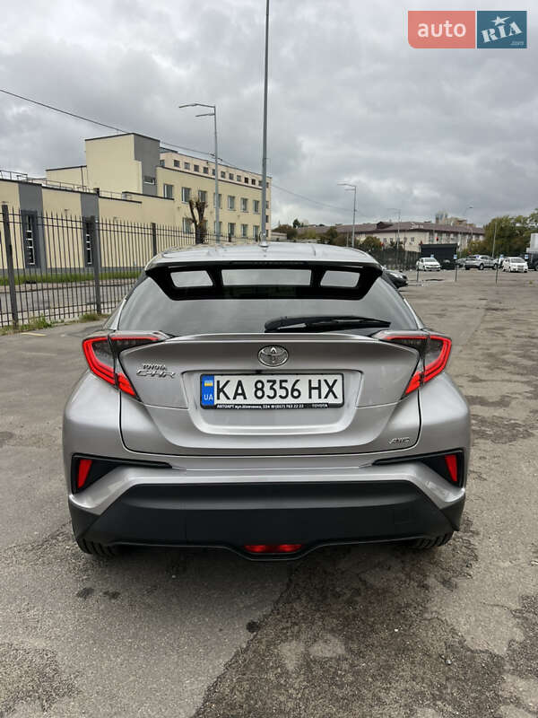 Внедорожник / Кроссовер Toyota C-HR 2017 в Киеве фото 13 Внедорожник / Кроссовер Toyota C-HR 2017 в Киеве