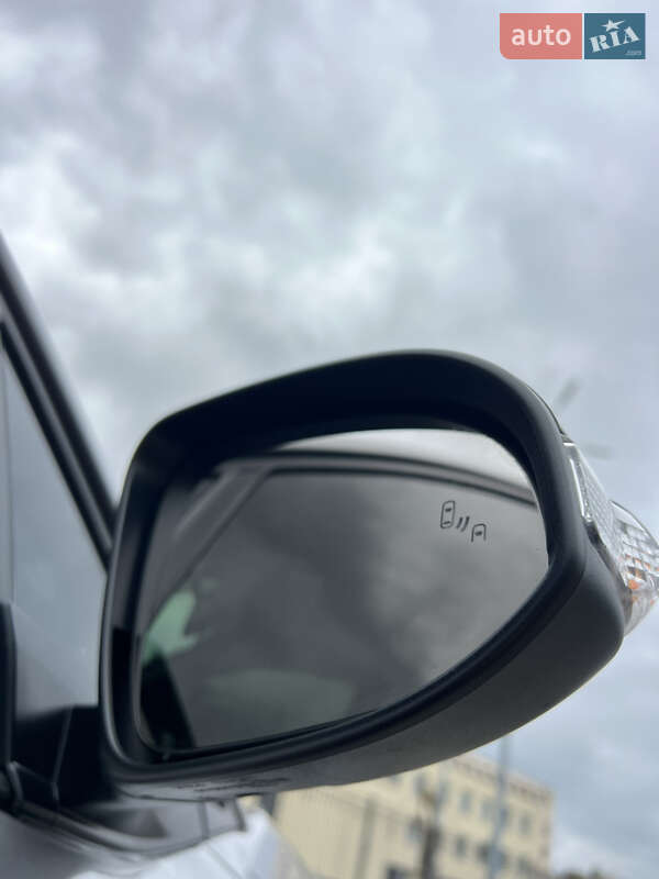 Внедорожник / Кроссовер Toyota C-HR 2017 в Киеве фото 15 Внедорожник / Кроссовер Toyota C-HR 2017 в Киеве