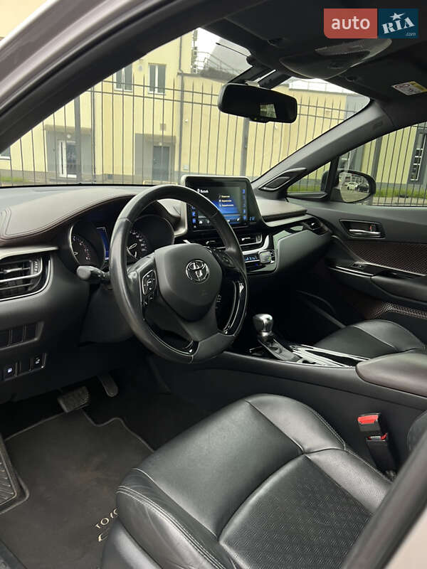 Внедорожник / Кроссовер Toyota C-HR 2017 в Киеве фото 20 Внедорожник / Кроссовер Toyota C-HR 2017 в Киеве
