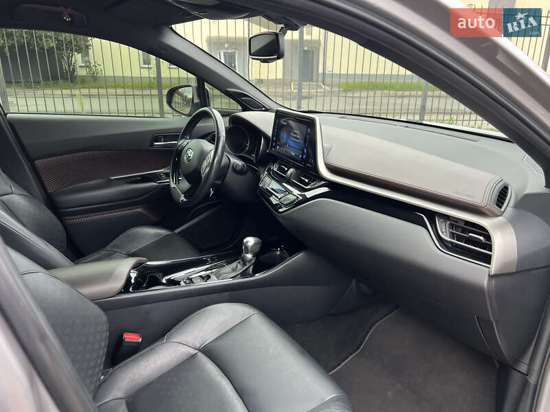 Внедорожник / Кроссовер Toyota C-HR 2017 в Киеве фото 26 Внедорожник / Кроссовер Toyota C-HR 2017 в Киеве