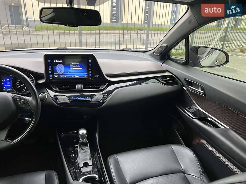 Внедорожник / Кроссовер Toyota C-HR 2017 в Киеве фото 30 Внедорожник / Кроссовер Toyota C-HR 2017 в Киеве