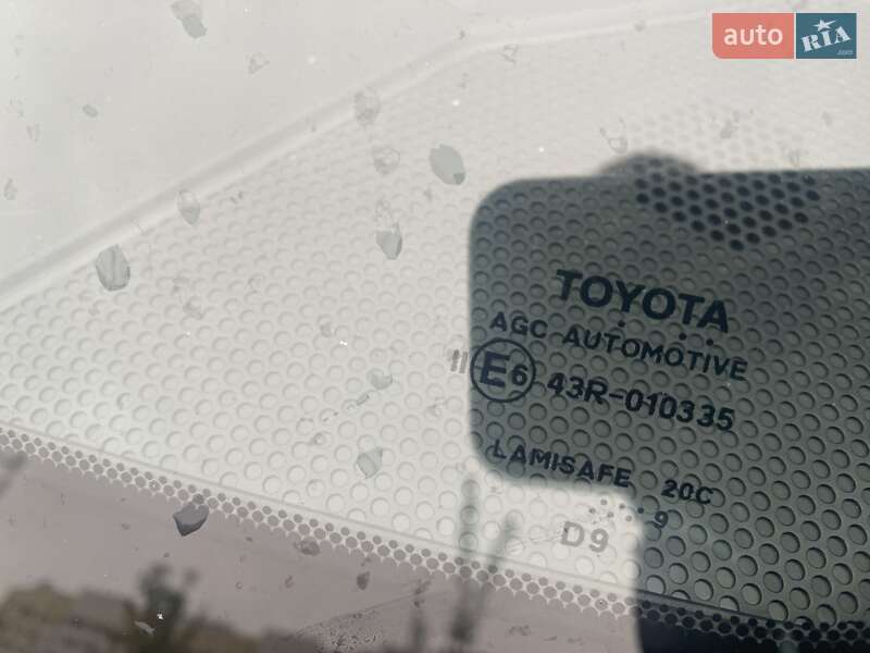 Позашляховик / Кросовер Toyota C-HR 2019 в Києві фото 2 Позашляховик / Кросовер Toyota C-HR 2019 в Києві