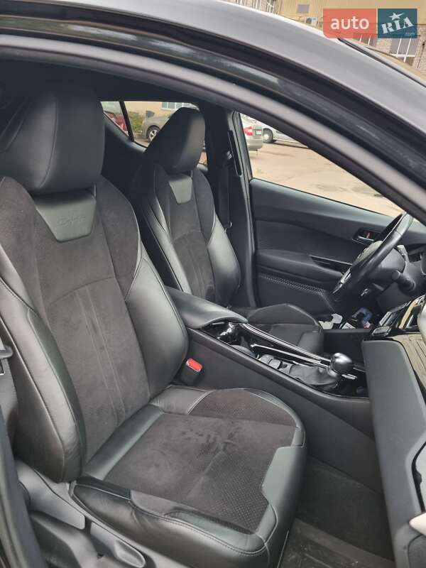 Внедорожник / Кроссовер Toyota C-HR 2019 в Житомире фото 5 Внедорожник / Кроссовер Toyota C-HR 2019 в Житомире