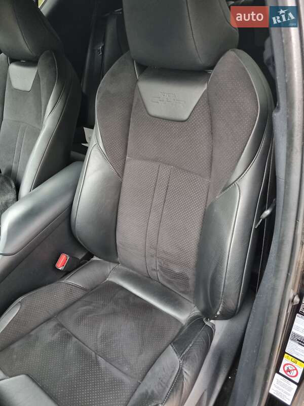 Внедорожник / Кроссовер Toyota C-HR 2019 в Житомире фото 14 Внедорожник / Кроссовер Toyota C-HR 2019 в Житомире