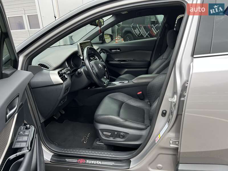 Позашляховик / Кросовер Toyota C-HR 2020 в Харкові фото 17 Позашляховик / Кросовер Toyota C-HR 2020 в Харкові
