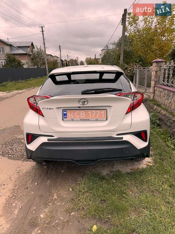 Позашляховик / Кросовер Toyota C-HR 2019 в Івано-Франківську