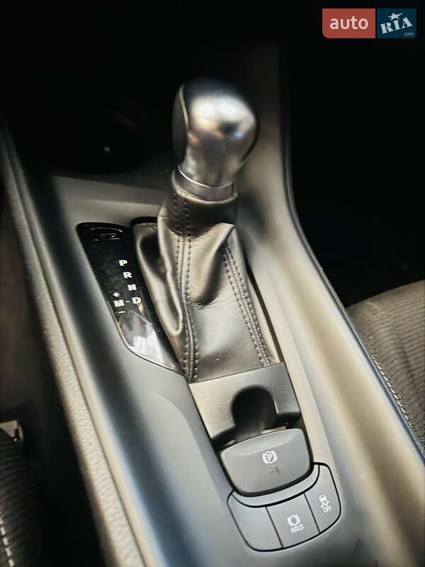 Позашляховик / Кросовер Toyota C-HR 2018 в Києві