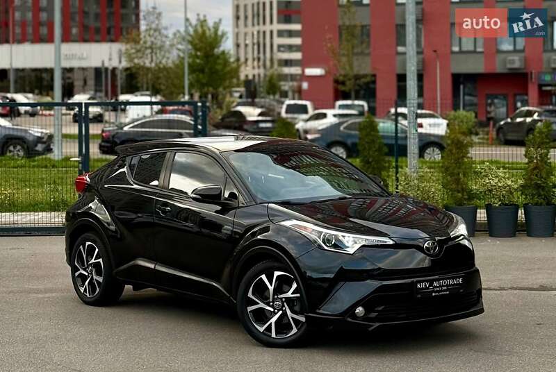 Внедорожник / Кроссовер Toyota C-HR 2017 в Киеве