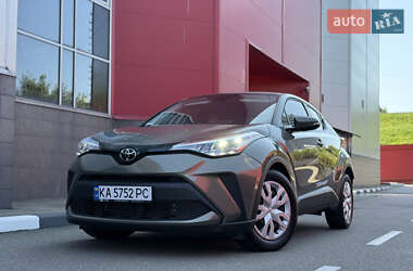 Внедорожник / Кроссовер Toyota C-HR 2021 в 