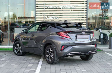 Внедорожник / Кроссовер Toyota C-HR 2020 в 