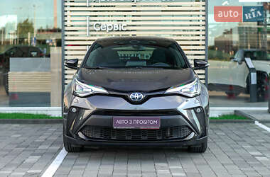 Внедорожник / Кроссовер Toyota C-HR 2020 в 