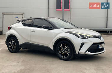 Внедорожник / Кроссовер Toyota C-HR 2022 в 